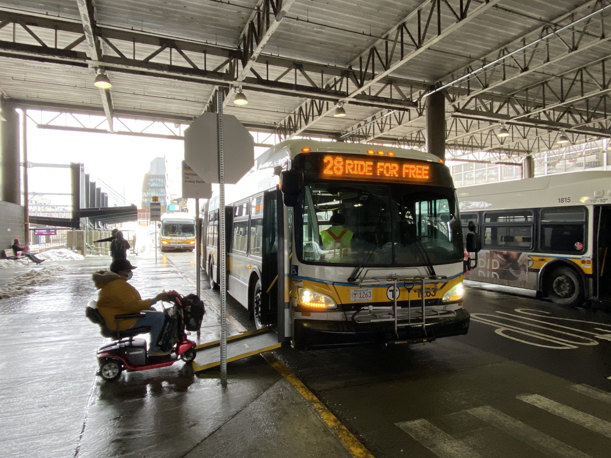 Springfield mayor calls for ending regional fare-free bus program, drawing criticism from state transit advocates